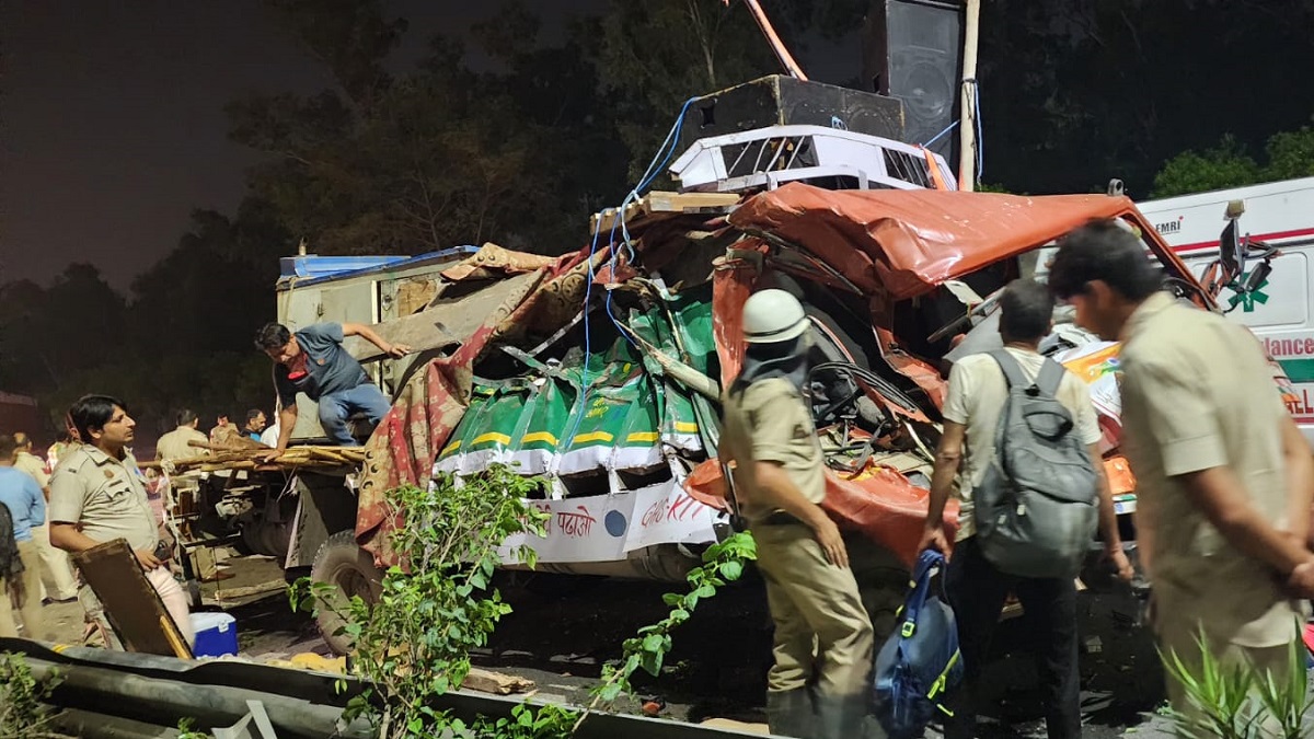 Delhi: 5 killed after truck hits vehicle carrying Kanwariyas, accused driver arrested