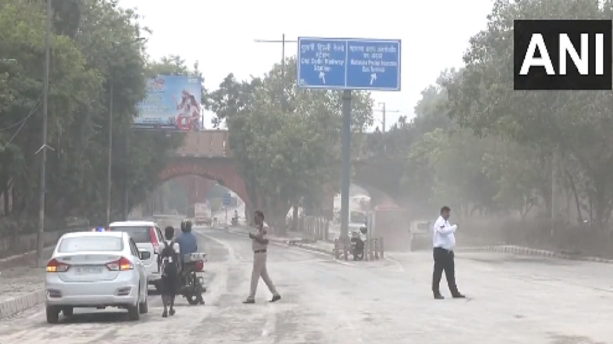 WATCH | Traffic normalised on road near Red Fort leading to Kashmere Gate, ISBT days after floods