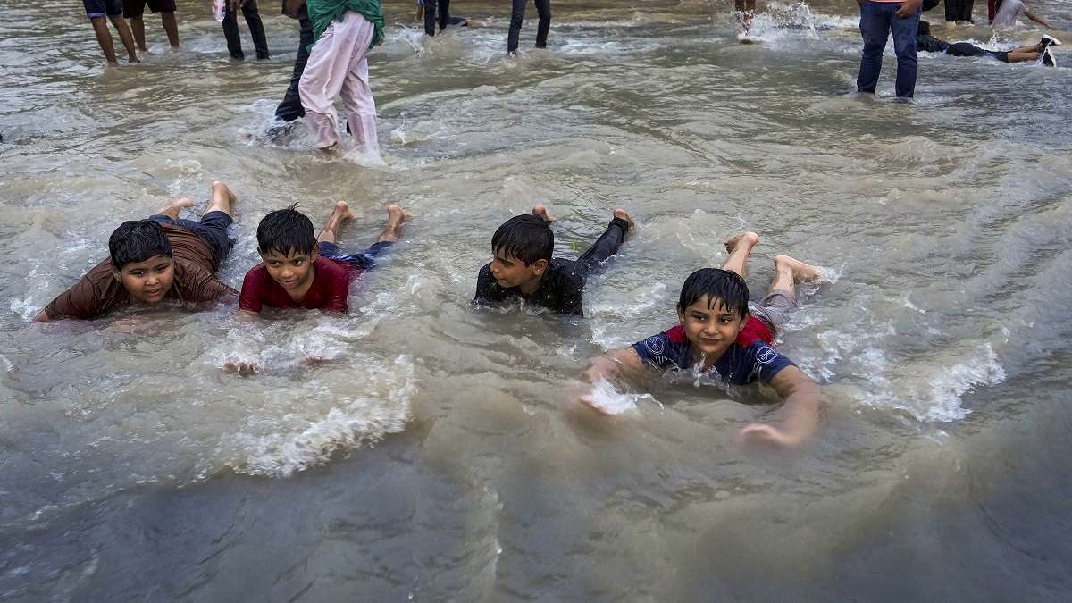 Delhi weather update: Light to moderate rainfall likely to occur during next five days