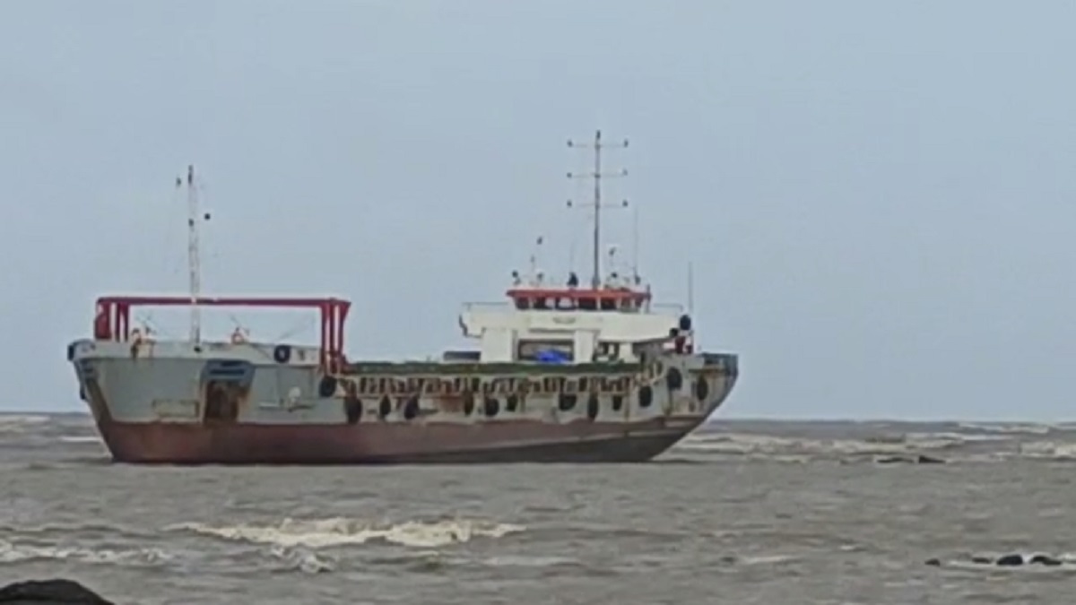 Maharashtra: Cargo ship with 13 onboard stranded off Arabian Sea, rescue operation underway | VIDEO