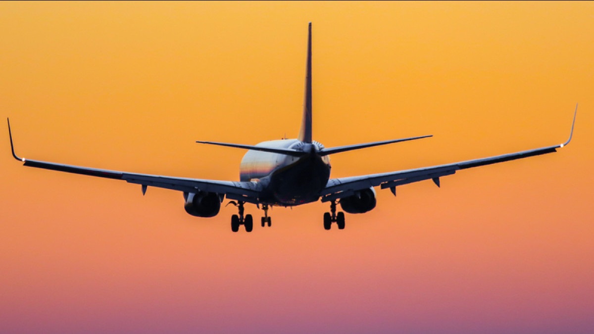 Teen girl reaches Jaipur airport to fly to lover in Pakistan | Know what happens next
