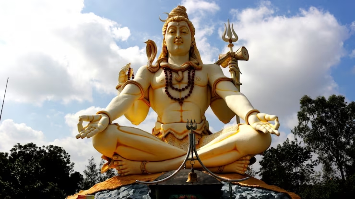 Know about five favourite flowers of Lord Shiva and their benefits
