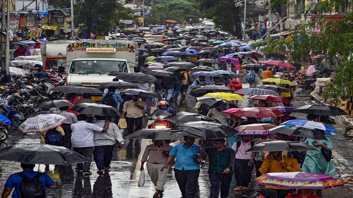 Mumbai rains: IMD issues Yellow alert, waterlogging leads to traffic jam | Full weather DETAILS