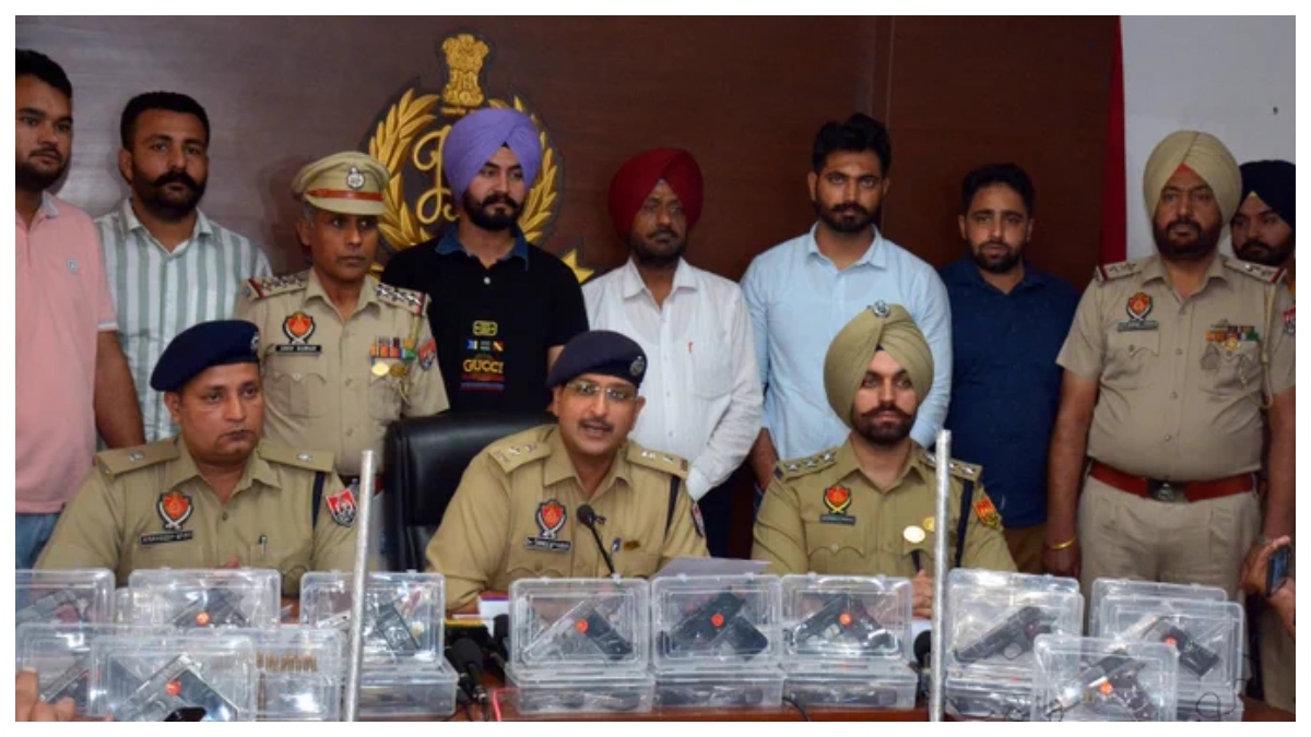 Punjab Police busts biggest arms smuggling racket, 5 held with illegal weapons