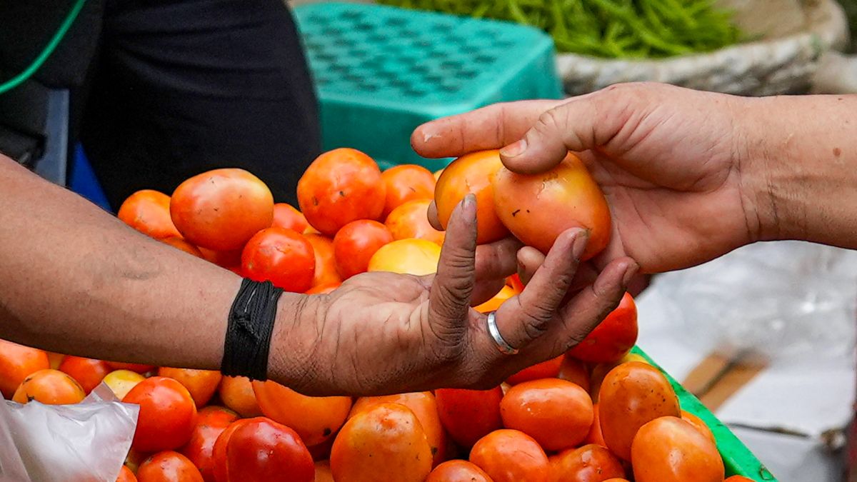 Missing truck with tomatoes worth Rs 21 lakh from Karnataka's Kolar found in Gujarat | READ