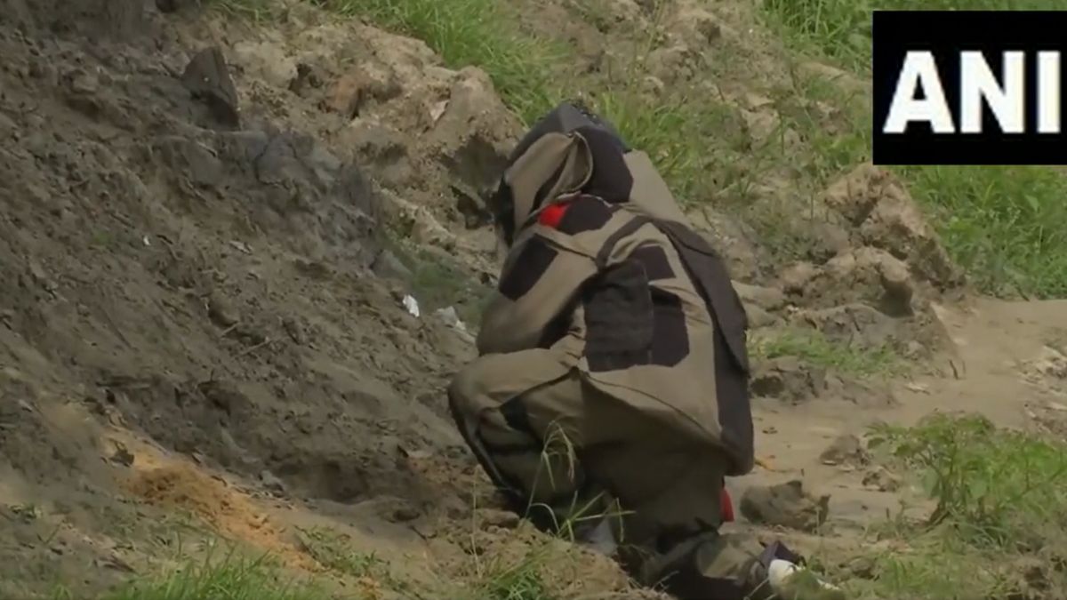 West Bengal: 35 crude bombs recovered in Murshidabad on re-polling day of panchayat elections | VIDEO