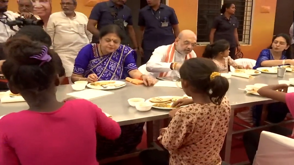 Amit Shah, his family have lunch at 'Kusumba Anna Kshetra' kitchen in Mansa | WATCH