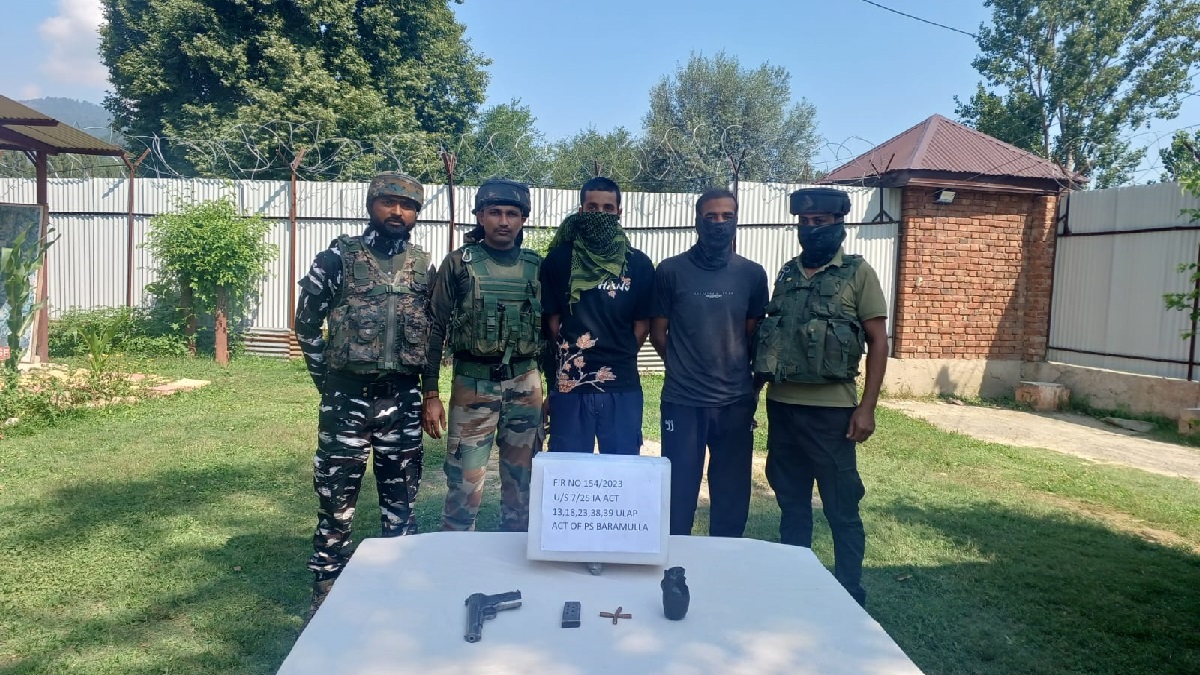 J-K: Ahead of Independence Day, 2 hybrid LeT terrorists arrested with arms and ammunitions in Baramullah