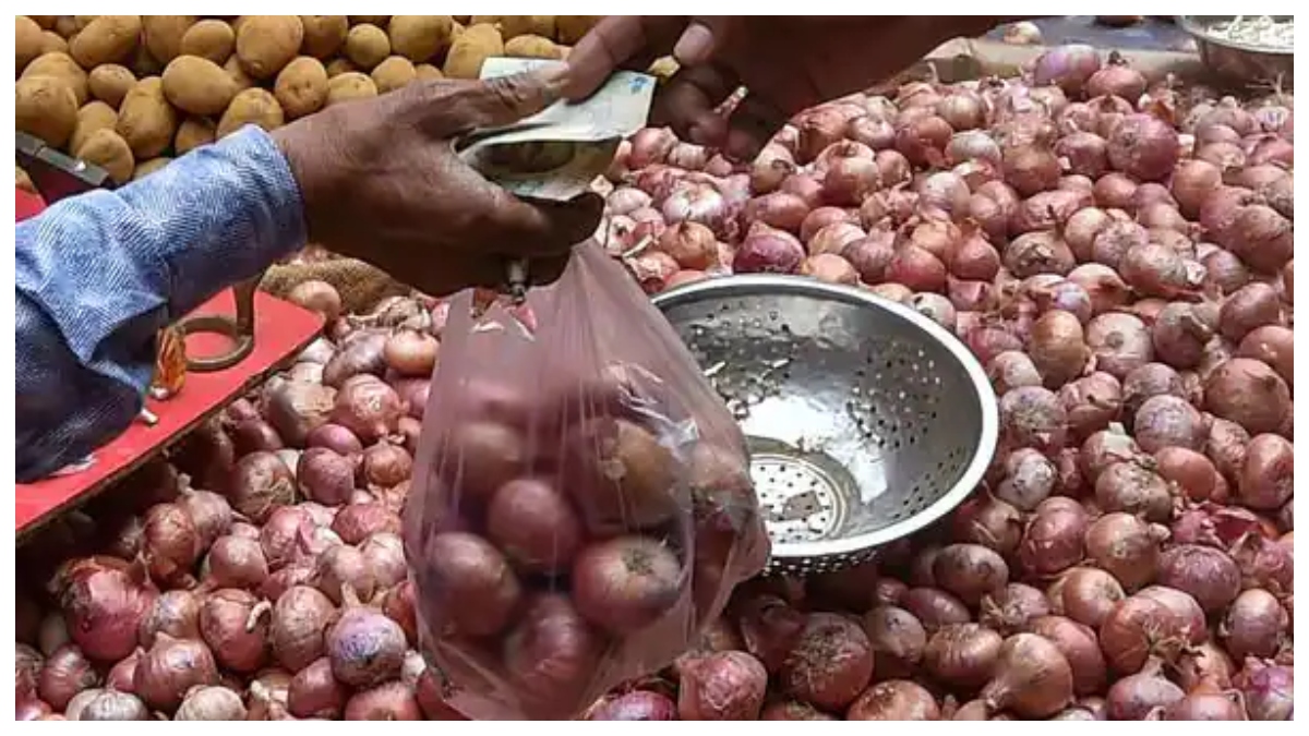 Onion sale in Delhi