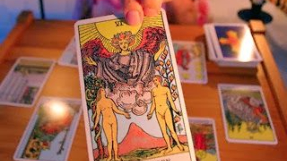 Tarot Card Reading, Today, August 28: Aries is going to be lucky, know about other zodiac signs