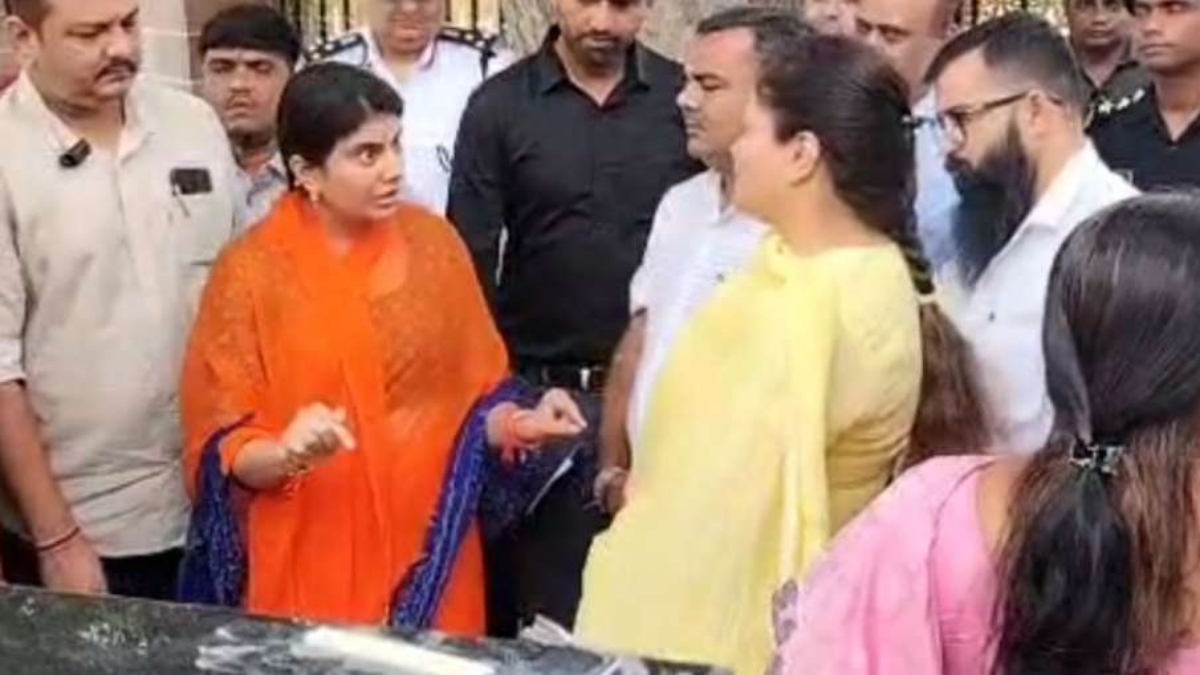 'Aukaat main raho': Ravindra Jadeja's wife Rivaba engages in verbal spat with Jamnagar Mayor, MP | WATCH