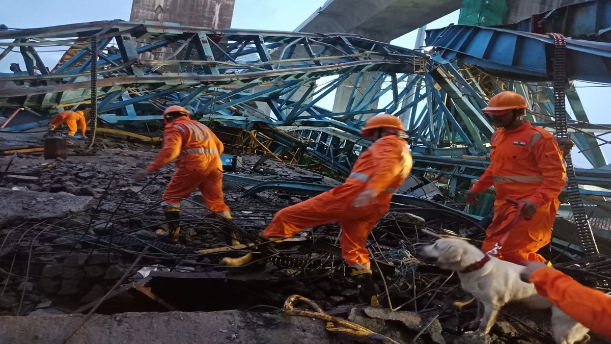 Thane: 20 Workers Die After Crane Collapses, Rescue Operation On, CM ...