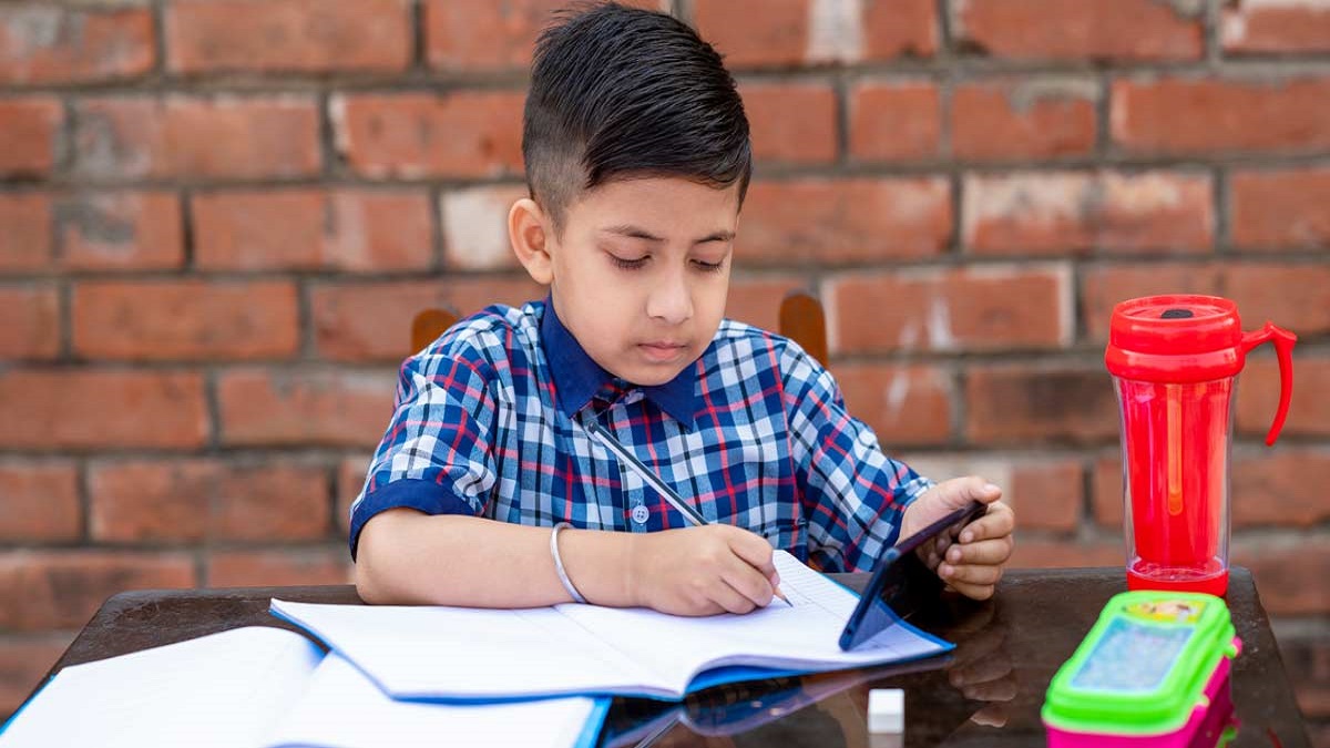 UNESCO call for a ban on smartphone usage in schools