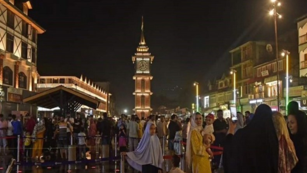 Srinagar's nightlife returns after peaceful transformation in J&K