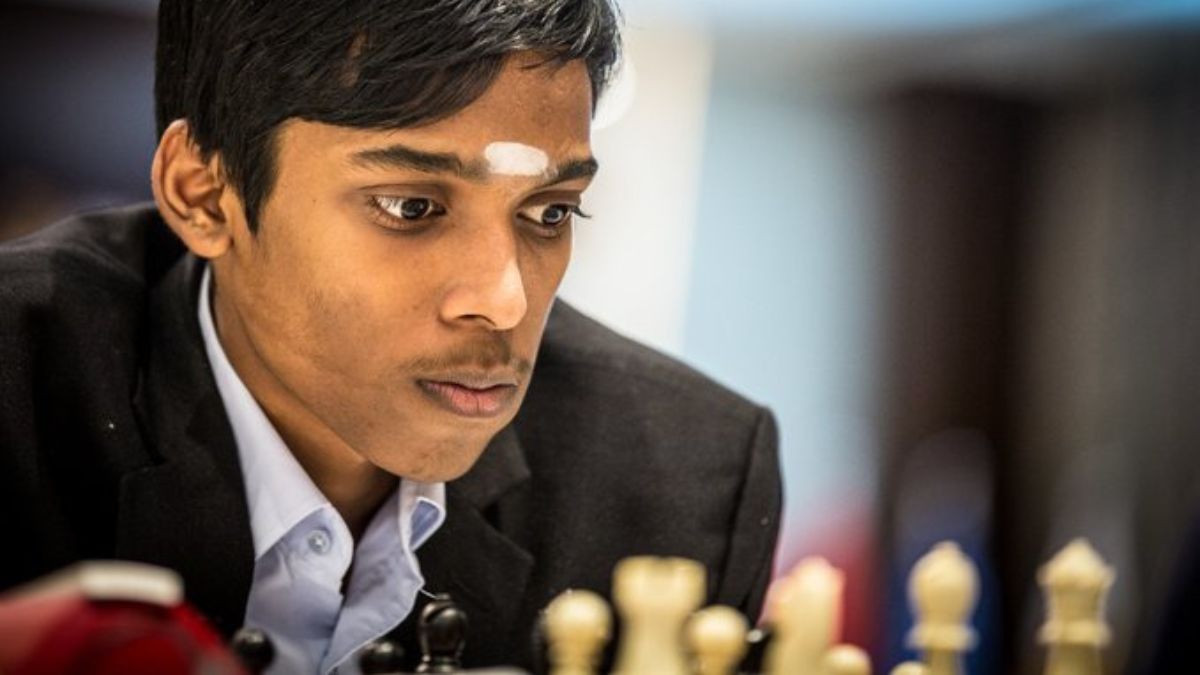 Kolkata, India. 06th Sep, 2023. Indian chess player Vidit Gujrathi seen  playing against Indian chess player Arjun Erigaisi at the TATA Steel Chess  India competition 2023 in Bhasa Bhavan. (Photo by Dipayan