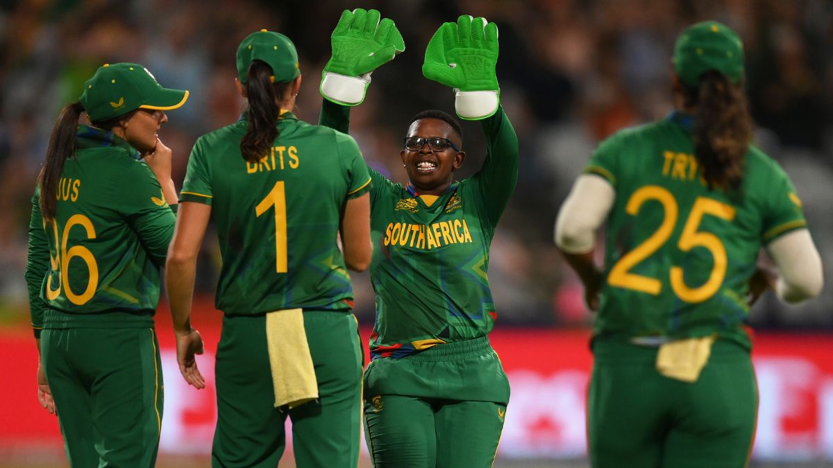 South Africa's women's team to get equal match fees as men; Cricket South Africa brings pay parity into play