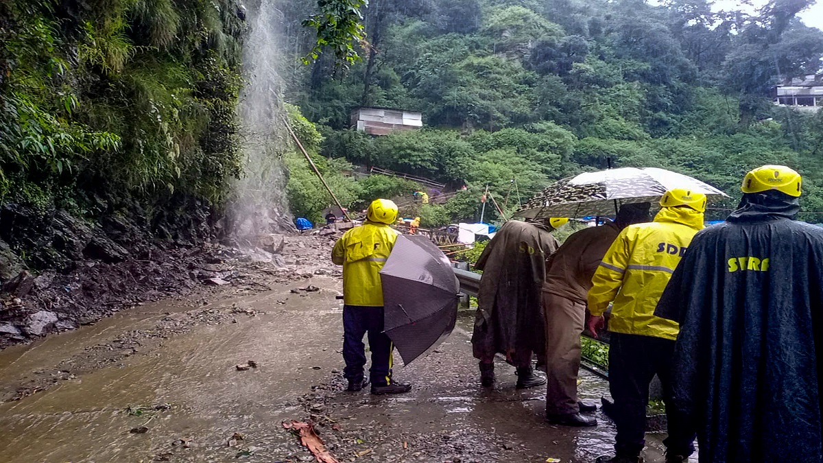 Uttarakhand: 12 missing after flashfloods wash away shops near Gaurikund, search operation on