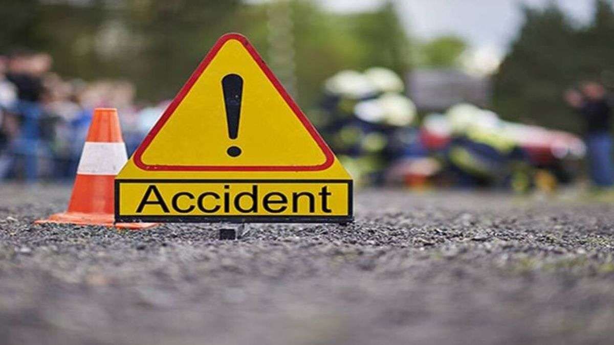 Uttar Pradesh: 10 students injured as bus hits school van in Kaushambi