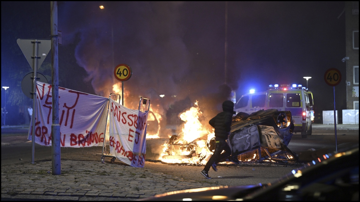 Sweden: Clashes break out near Malmo after another instance of Quran burning, 3 detained