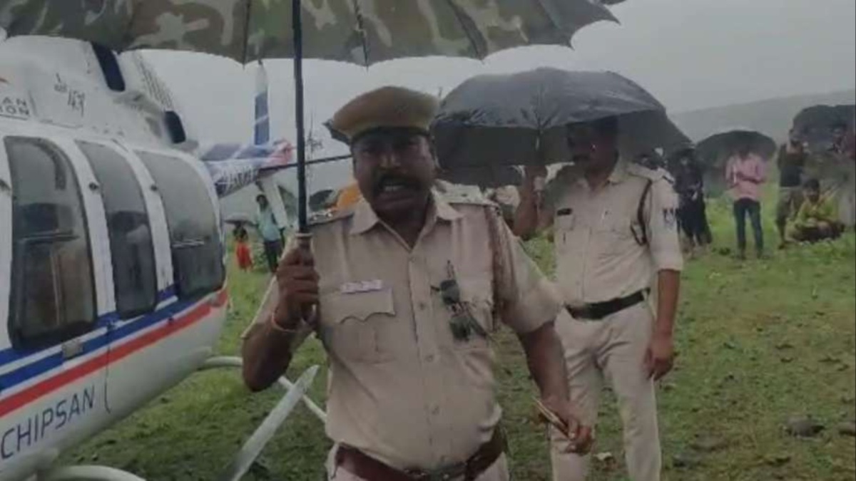 Madhya Pradesh: Helicopter's emergency landing video goes viral due to SHO's anchoring | WATCH