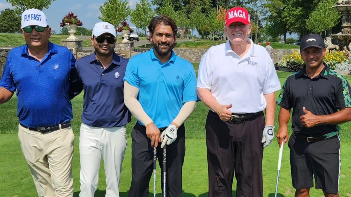 MS Dhoni spotted playing Golf with former US President Donald Trump | WATCH