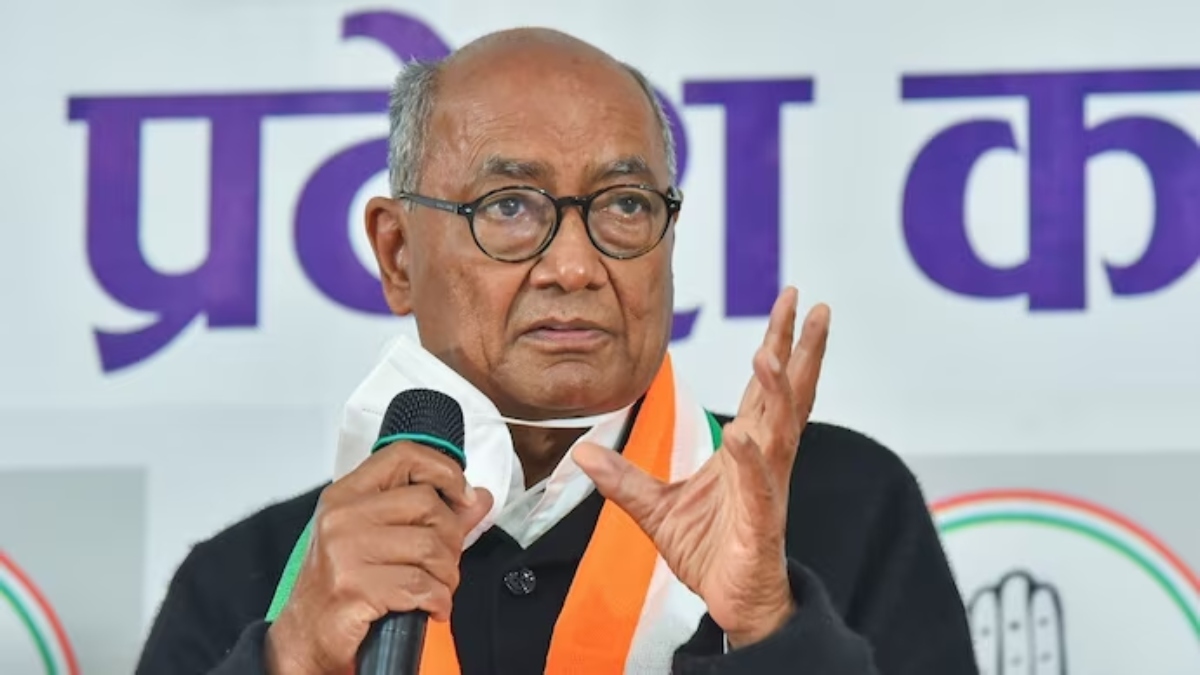 'Public giving blessings': Digvijaya Singh on stone pelting in BJP's Jan Ashirwad Yatra