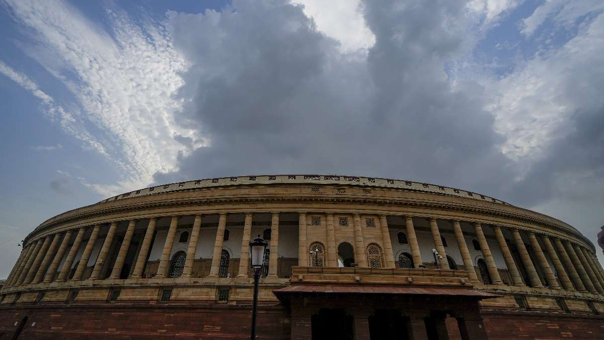 Parliament Special Session: Arrangements being made for group photos of MPs. What does it indicate?