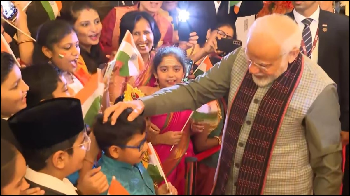 PM Modi Gets Rousing Welcome From Indian Diaspora Ahead Of ASEAN-India ...