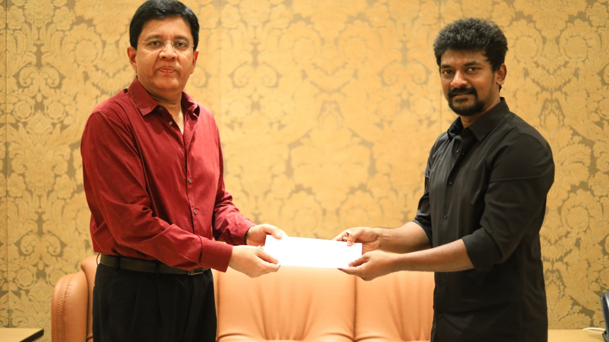 Jailer director Nelson Dilipkumar gets a cheque, Porsche car from Sun Pictures head Kalanithi Maran