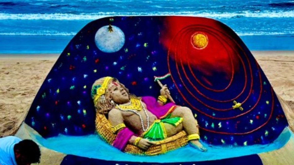 Janmashtami 2023: Sudarsan Pattnaik makes sand sculpture of Lord Krishna at Puri beach