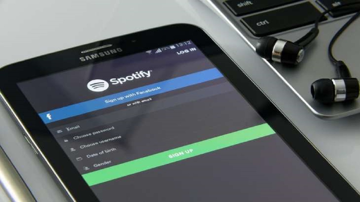 In-app lyrics on Spotify could soon be a premium perk: Here's why