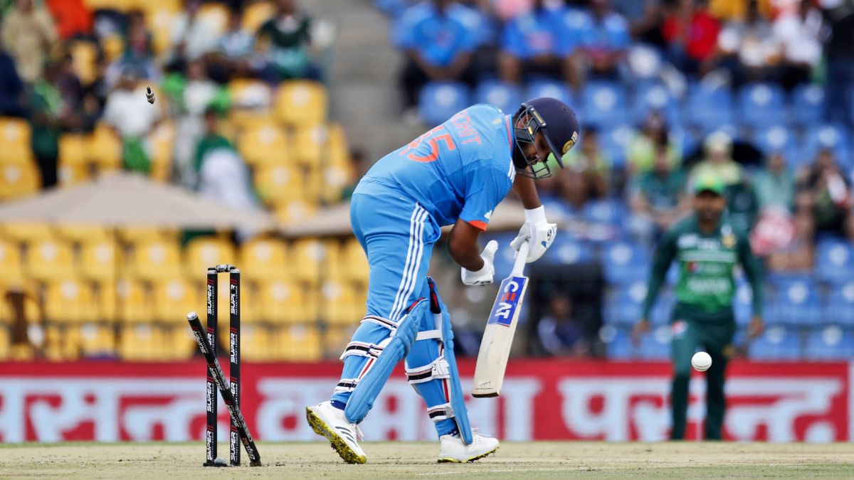 WATCH | Shaheen Afridi stuns India with Rohit Sharma and Virat Kohli's valuable wickets