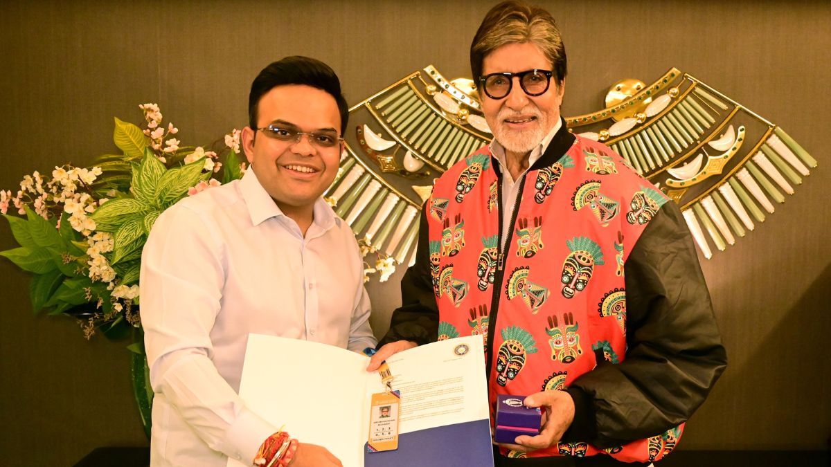 BCCI presents 'Superstar of the Millenium' Amitabh Bachchan with golden ticket for World Cup 2023