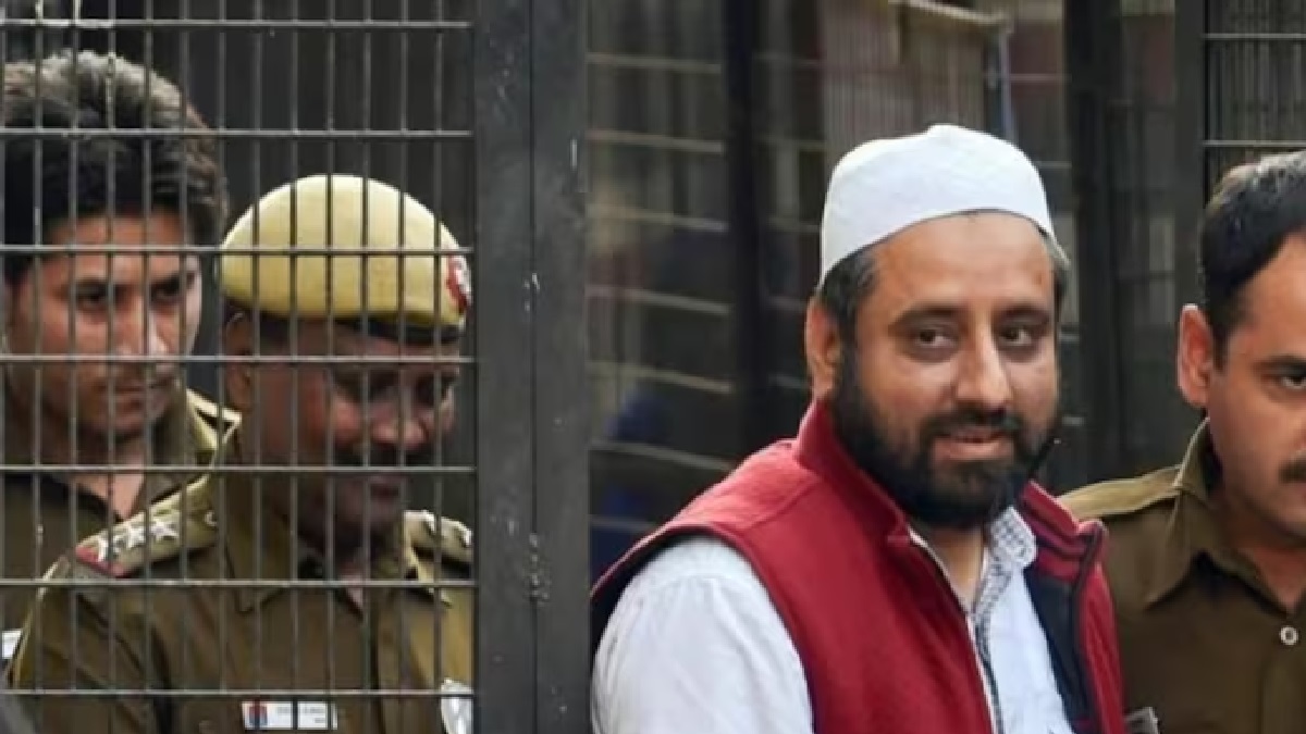 Aap Mla Amanatullah Khans Premises Raided By Ed In Money Laundering Case Reports India Tv 1523