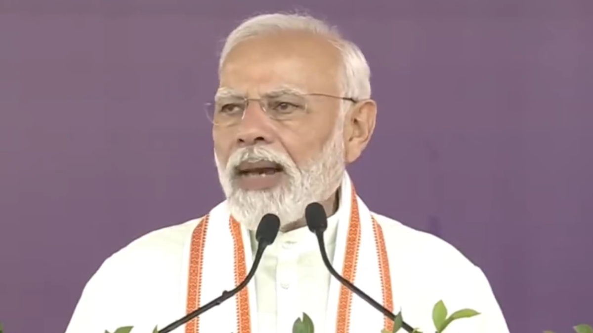 Gujarat: PM Modi pays tribute to Govind Guruji, announces development projects | WATCH