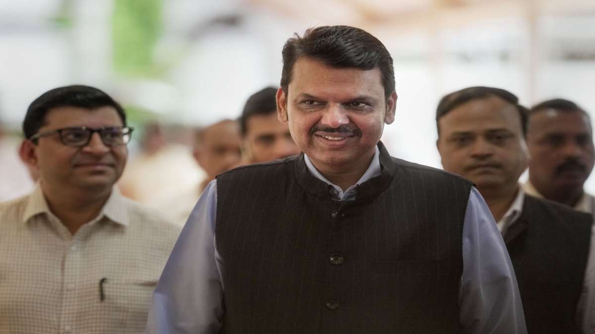 Contractor held for issuing fake transfer order of govt officers by forging Devendra Fadnavis' signature