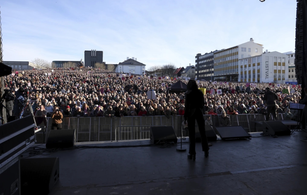 Iceland PM Katrín Jakobsdóttir joins thousands of women on strike against unequal pay, gender-based violence