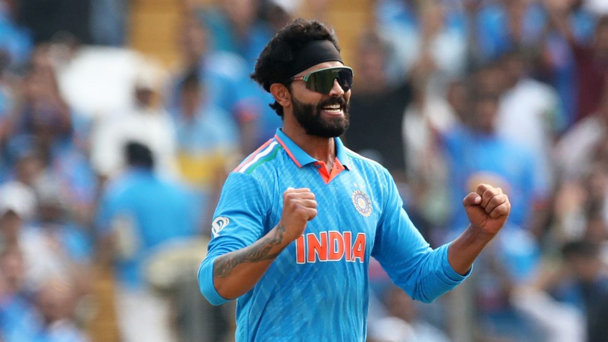 IND vs BAN, World Cup 2023: Ravindra Jadeja's calisthenics at point stuns crowd in Pune | Watch