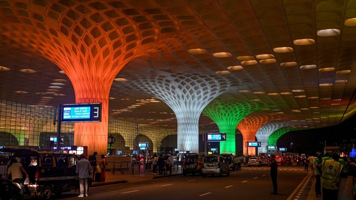 Runway of Mumbai airport to remain shut for six hours today, no flight ...