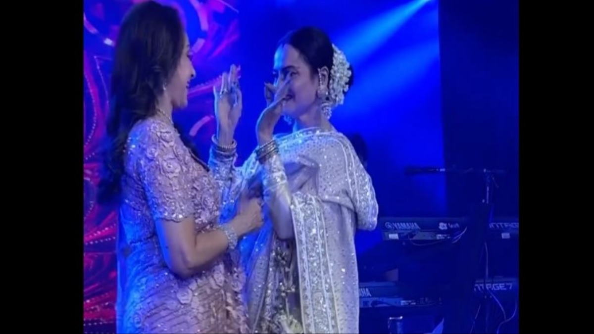 VIDEO: Rekha grooves to 'Kya Khoob Lagti Ho' at Hema Malini's 75th birthday  bash | WATCH â€“ India TV