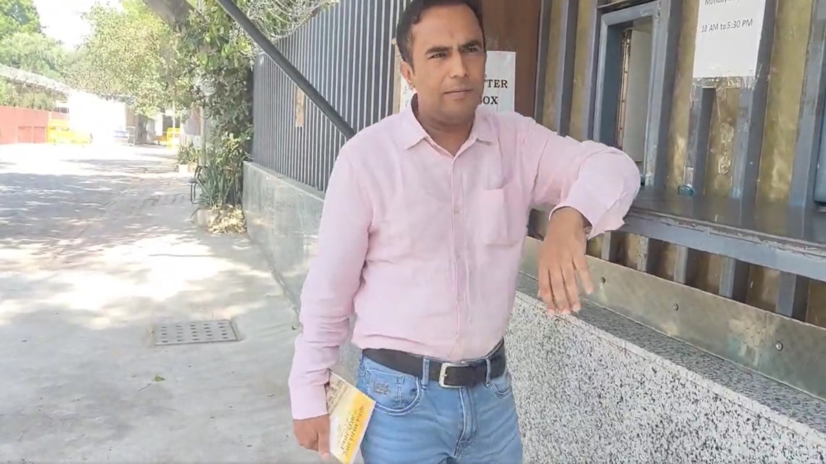 Delhi liquor policy scam: Sanjay Singh's close aide Vivek Tyagi reaches ED office for questioning