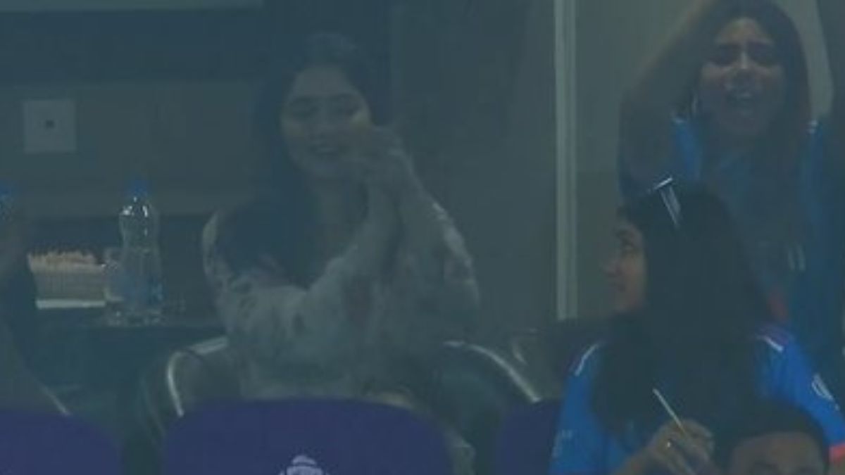 World Cup 2023: Sara Tendulkar turns up at MCA Stadium in Pune to cheer for India against Bangladesh | WATCH