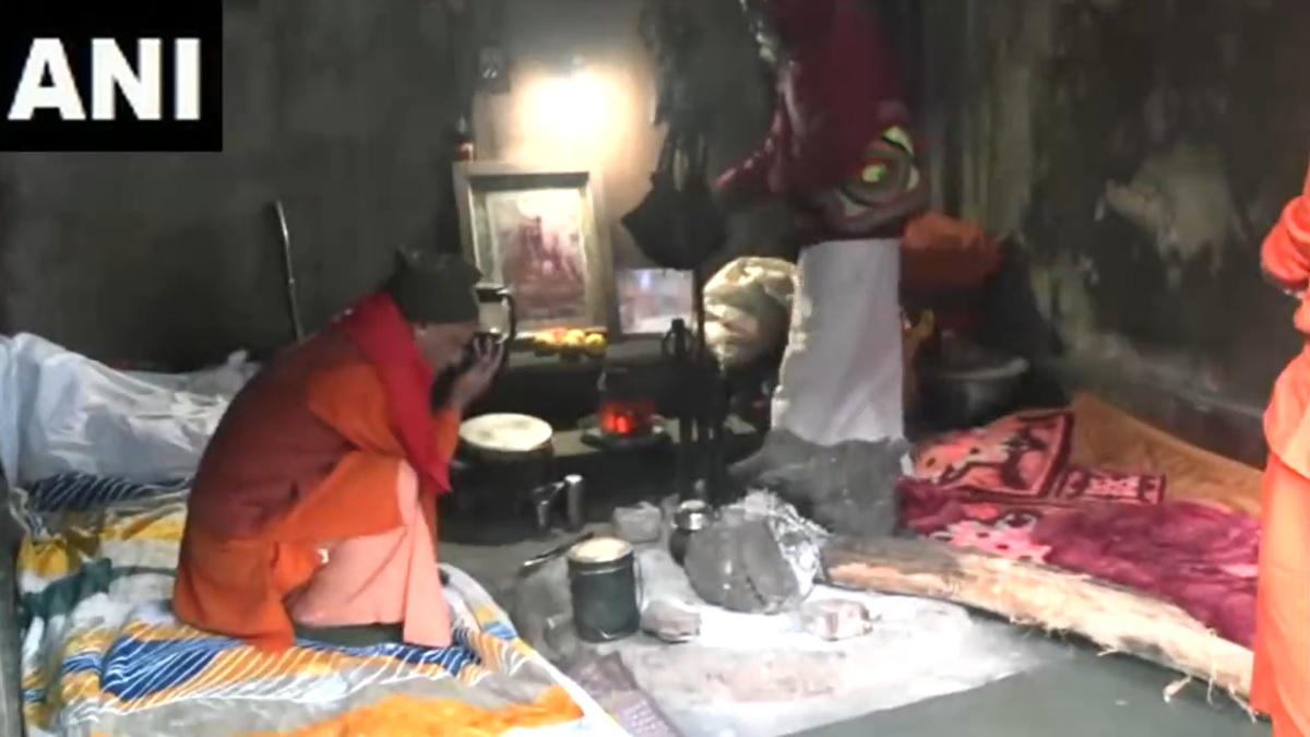 CM Adityanath offers prayers at Kedarnath Dham in Uttarakhand | WATCH