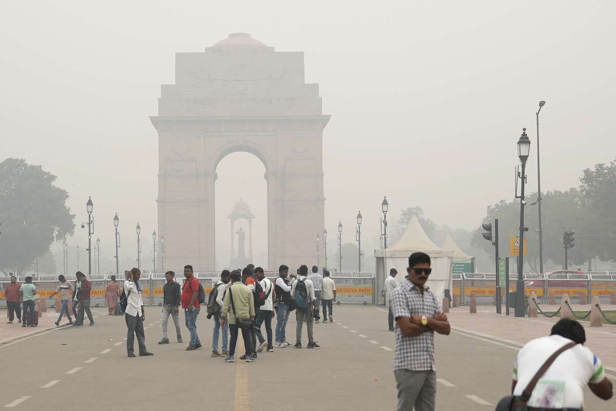 Air Pollution: Online classes will be conducted for classes 6, 7, 8, 9, and 11, Physical classes for 10, 12 – India TV