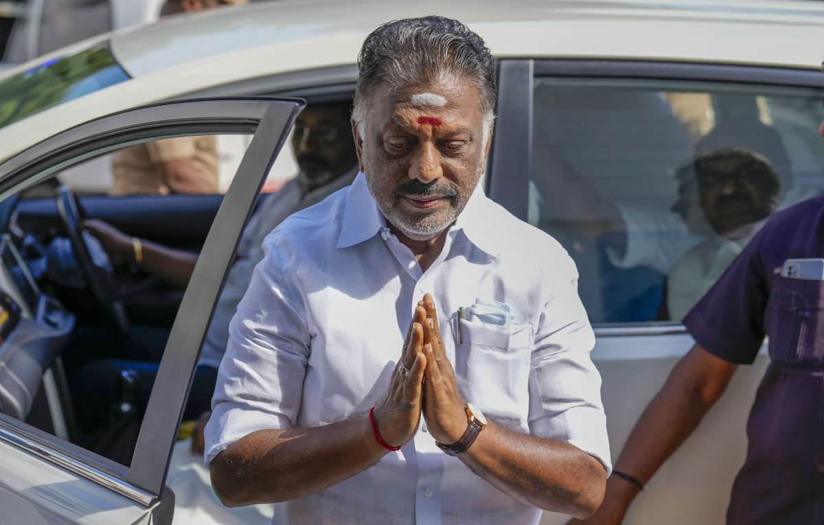 Former Tamil Nadu CM Panneerselvam slams DMK govt over Congress leader's murder