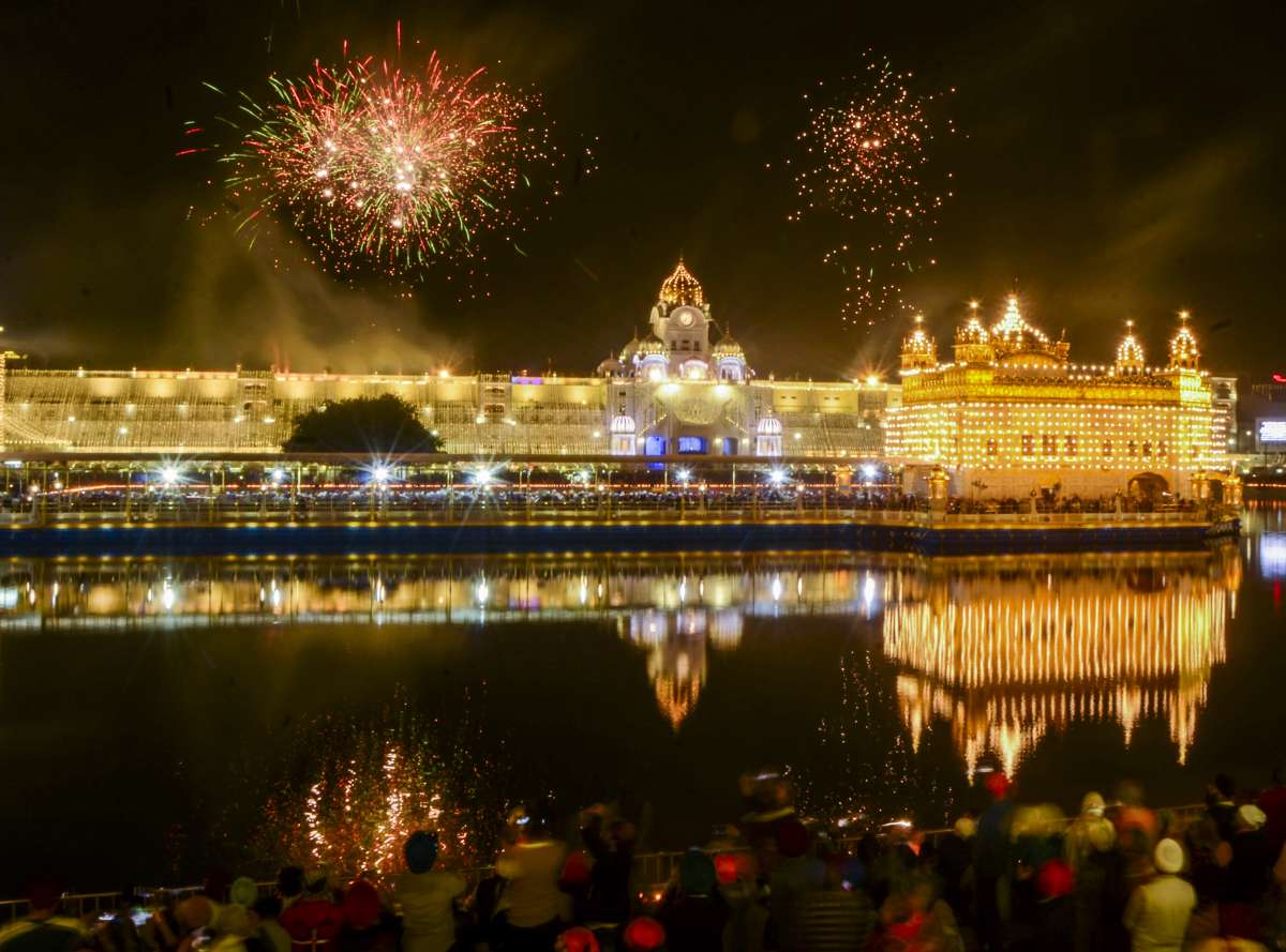 Amritsar: Rs One Lakh Stolen From Donation Counter At Golden Temple 