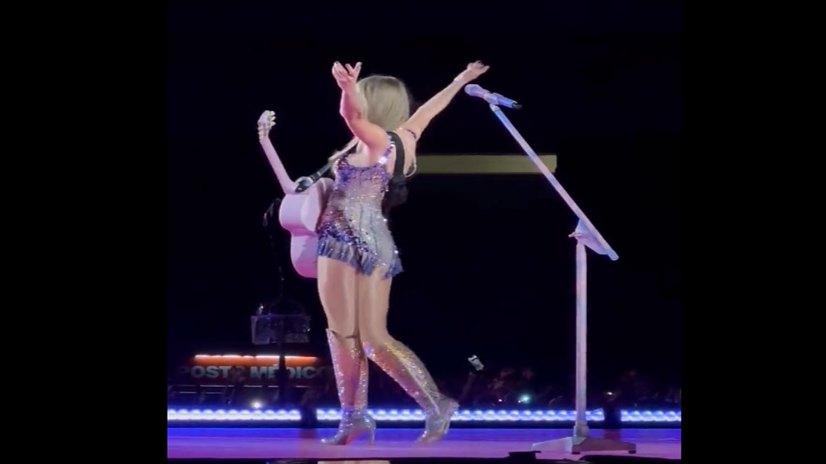 'Errors' Tour? Taylor Swift shows true 'Barbie' grit after her heel breaks amid performance