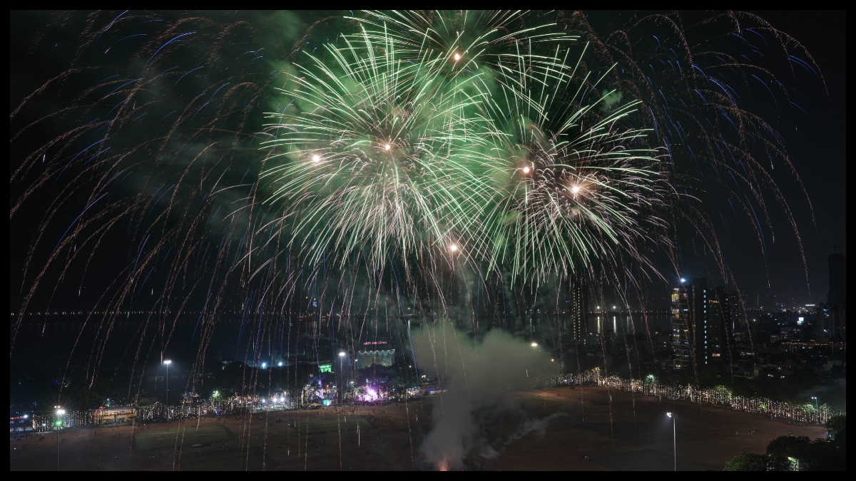 Delhi Residents Celebrate Diwali With Firecrackers Despite Supreme Court Ban Layer Of Smog 2662