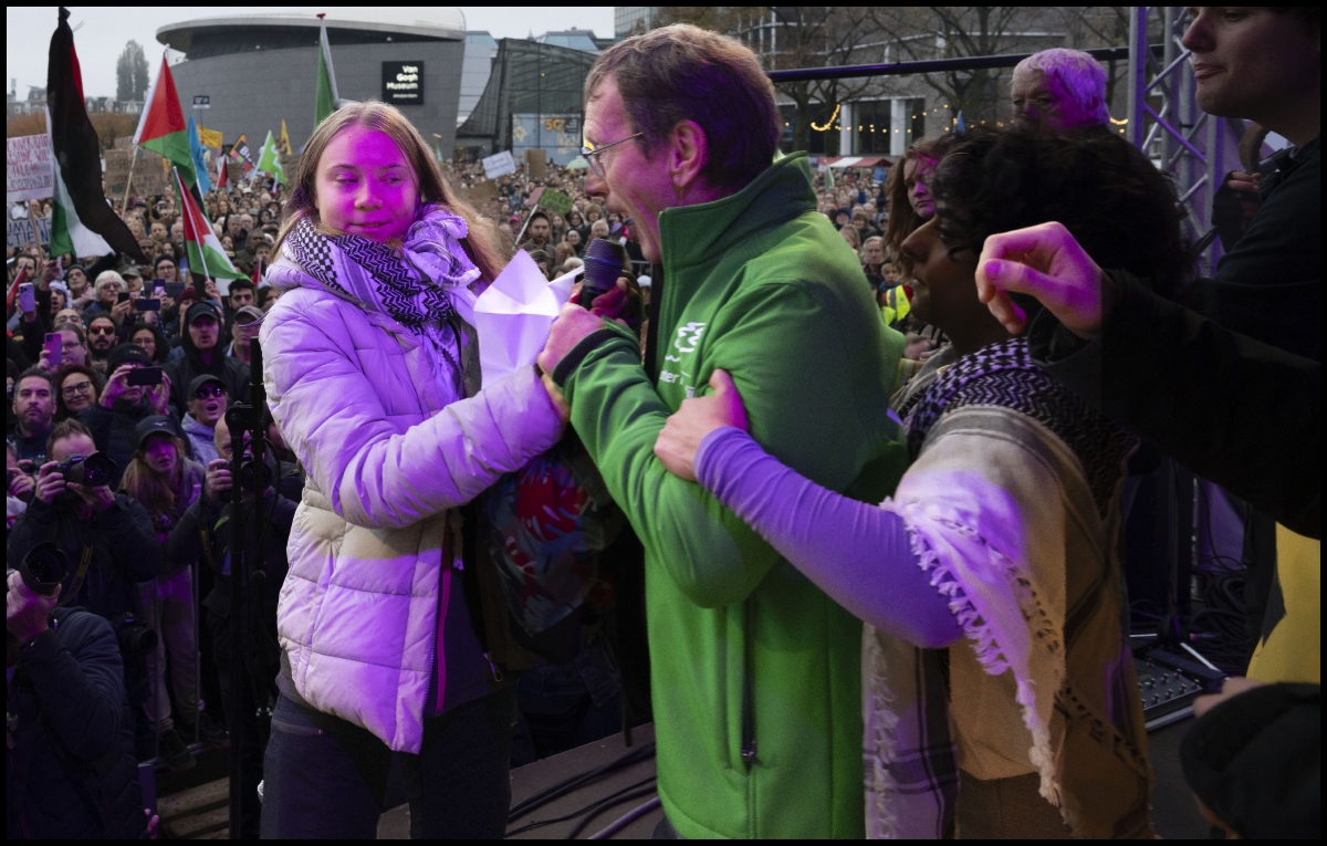 'Didn't come for political view': Man snatches mic from Greta Thunberg over pro-Palestinian chants