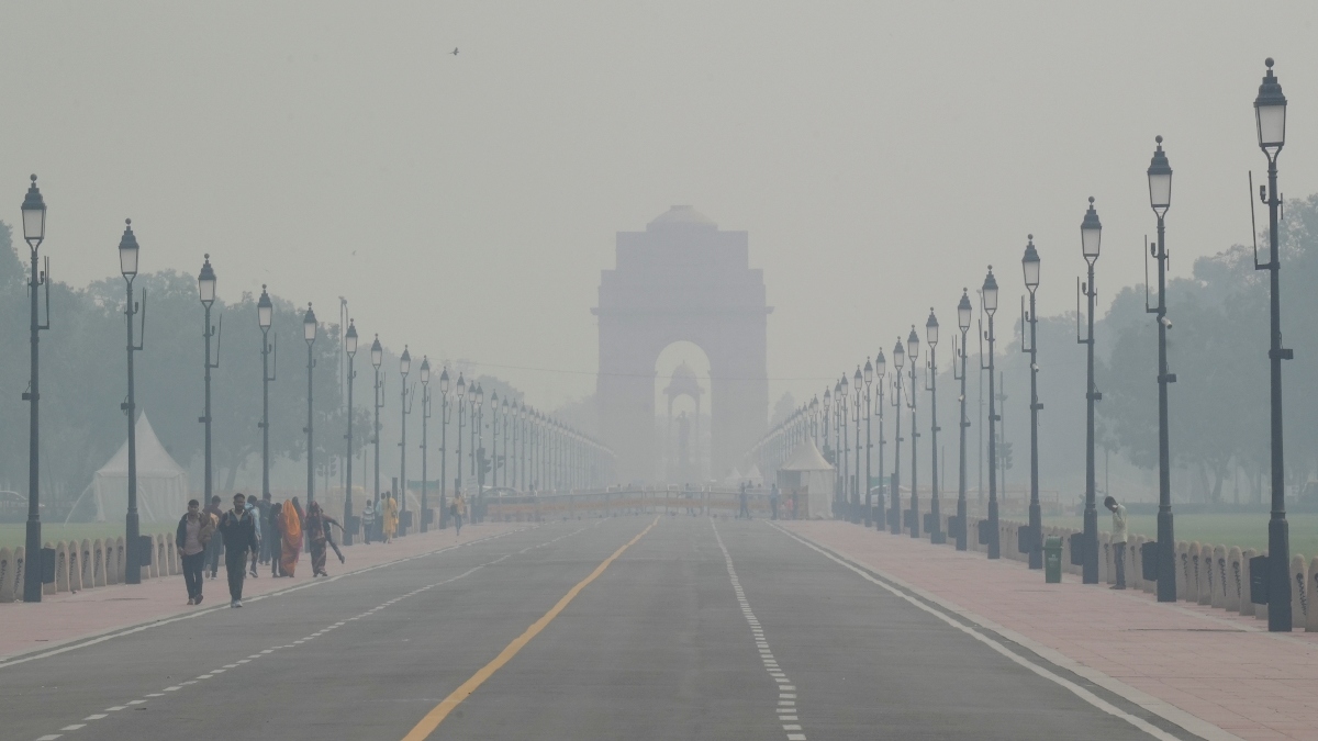 Delhi chokes again with 'severe' air quality as mist continues to surround city, Gopal Rai reacts